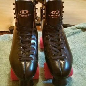 Dominion Quad Rollerskates